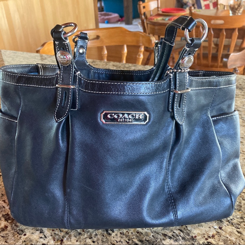 Gorgeous authentic Coach Handbag